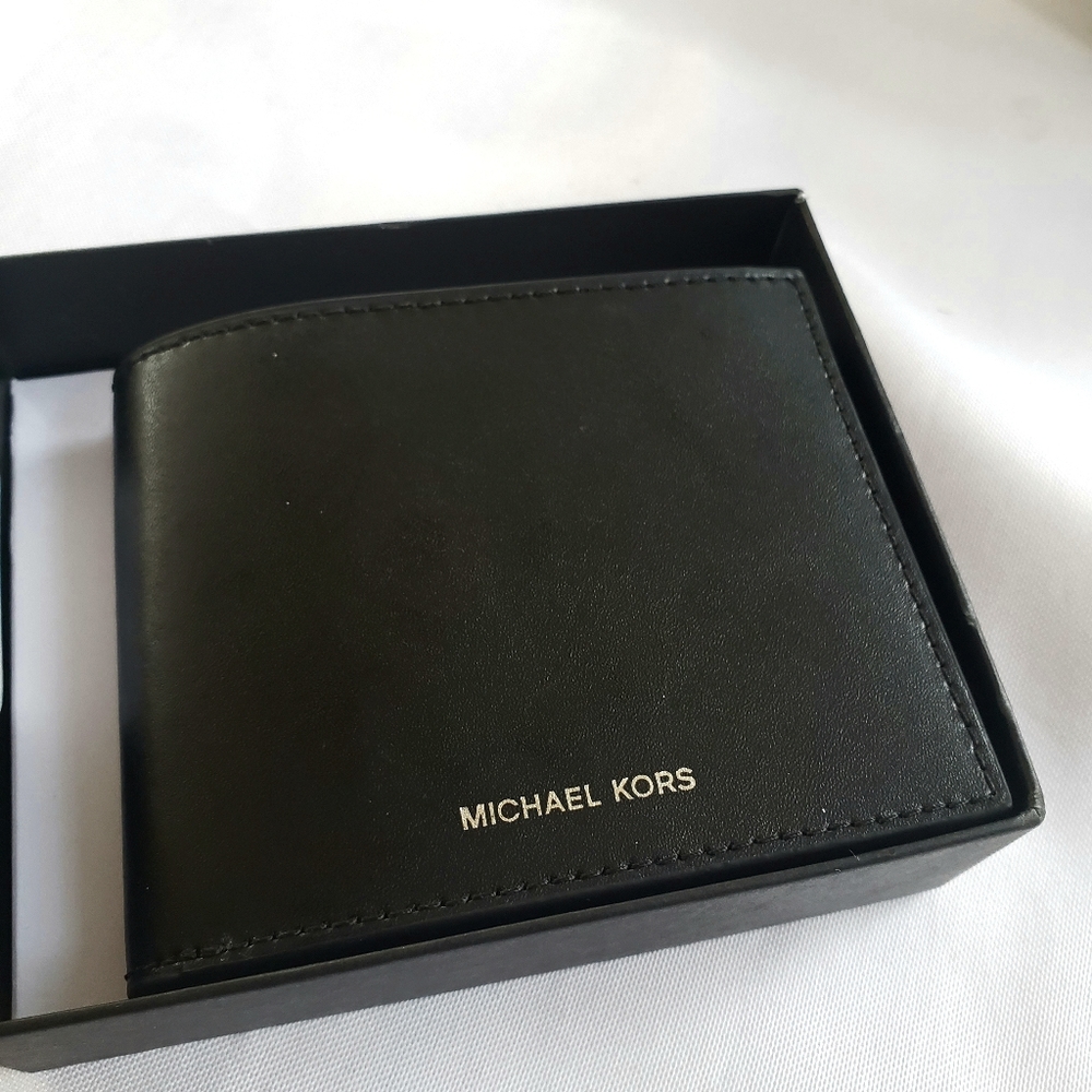 NWT authentic MK genuine leather men's wallet - Picture 3 of 5
